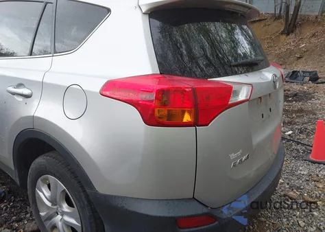 2015 Toyota Rav4 Le z USA, uszkodzony, nr VIN JTMBFREV7FJ023746